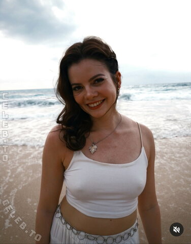 Maria Clara Groppler nude photo 6