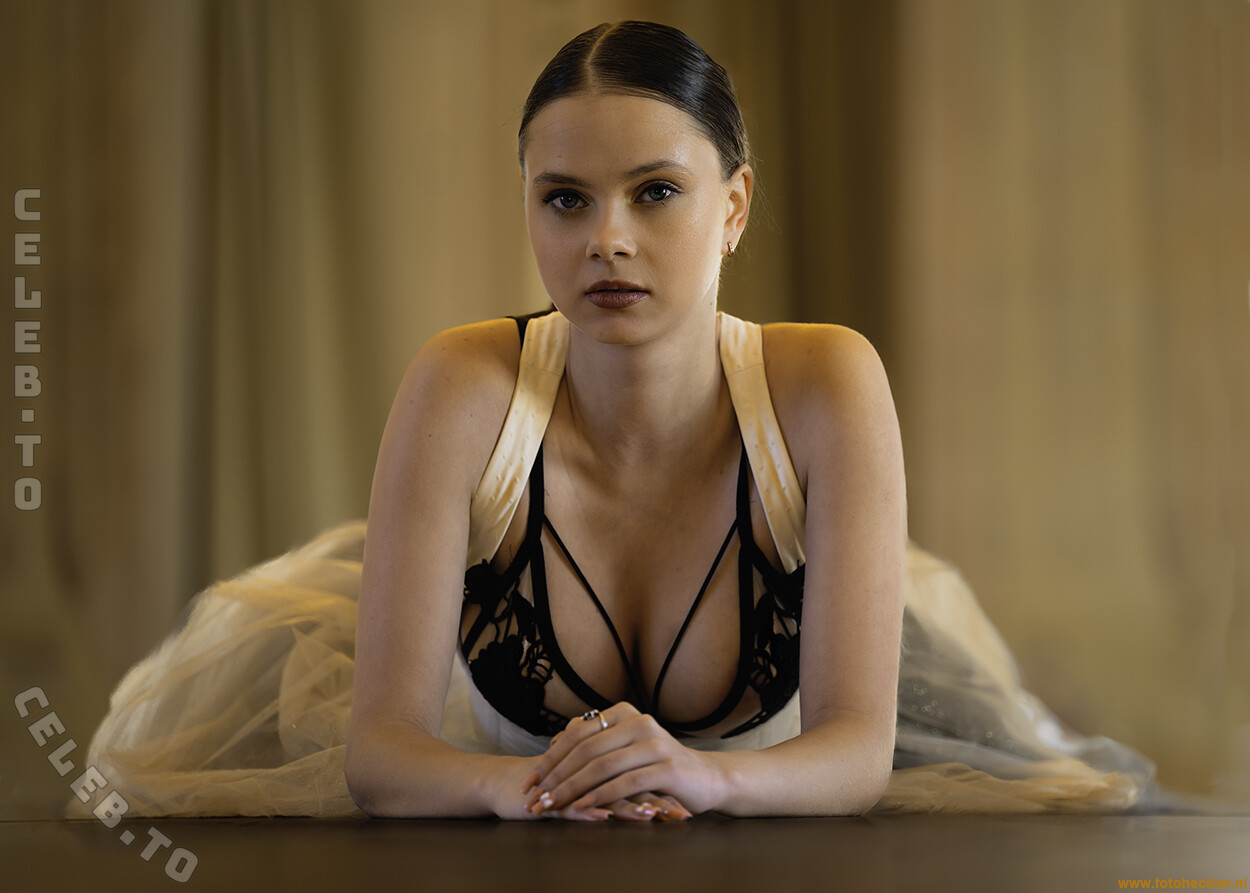 Maria Kompanets nude photo 3