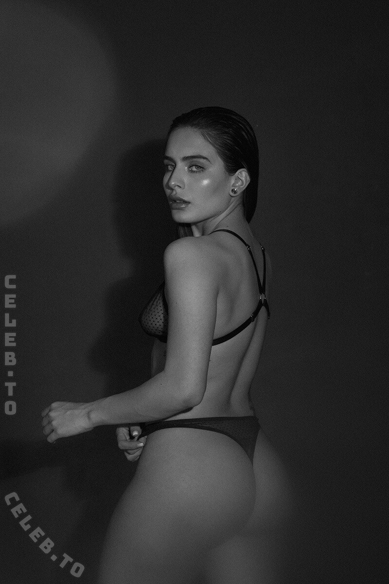Maria Sol nude photo 11