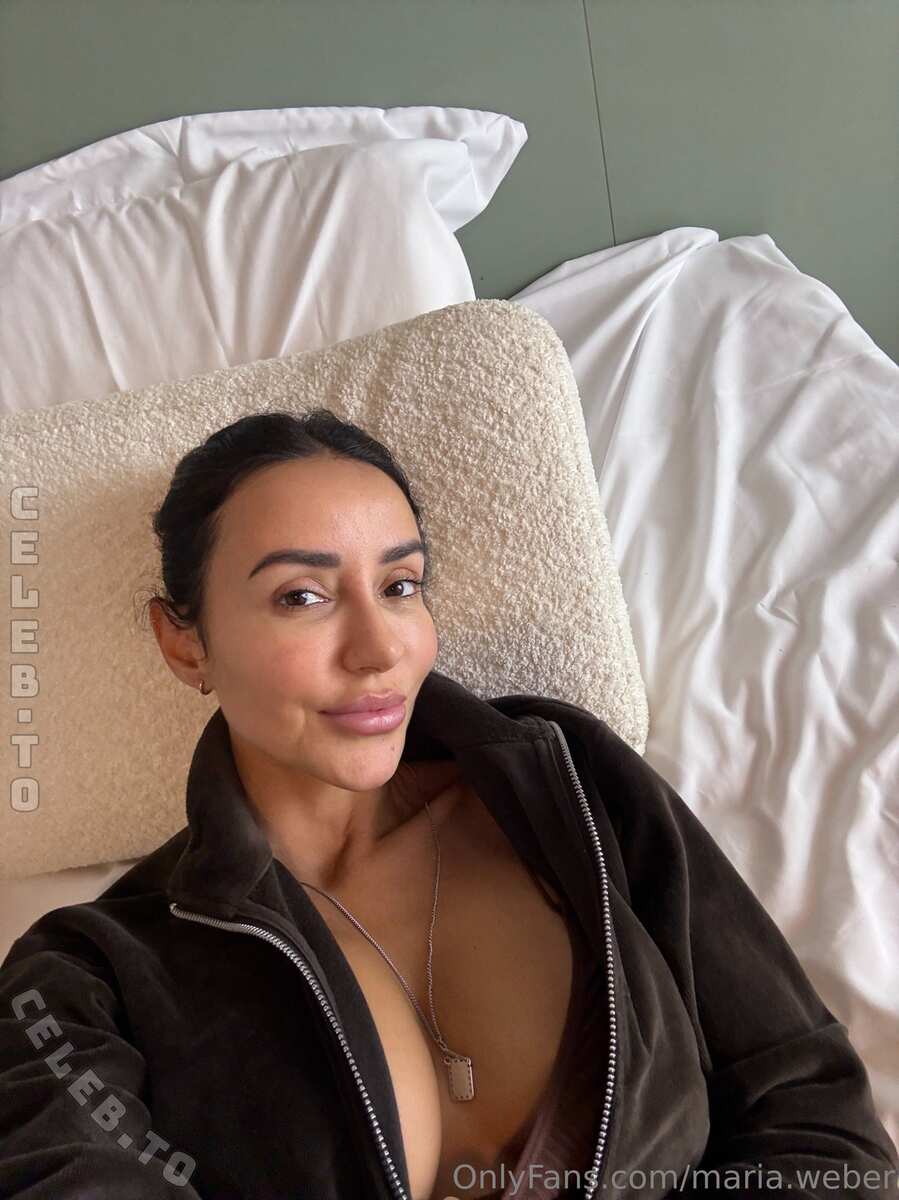 Maria nude photo 2