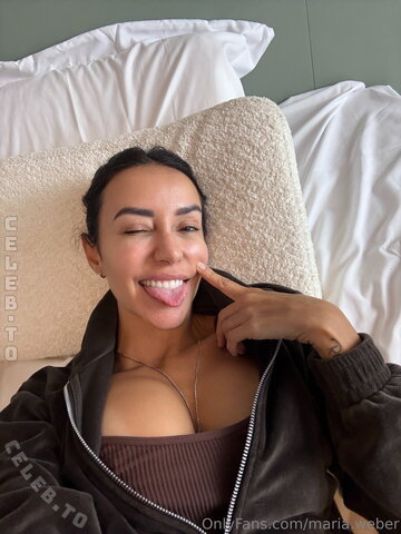 Maria nude photo 22