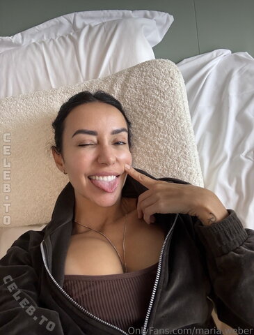 Maria nude photo 8