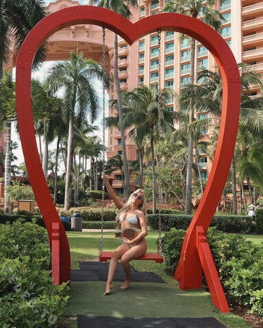 Mariah May nude photo 4