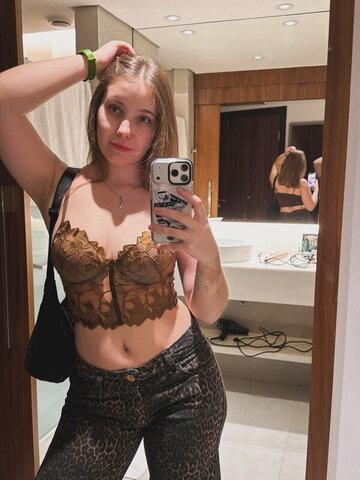 Mariana Stepanenko nude photo 2