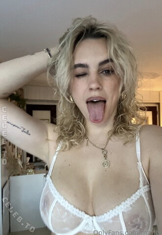 Maribel Sancia Todt – With transparent bra