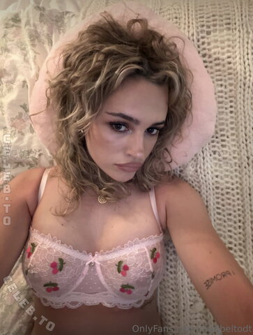 Maribel Sancia Todt nude photo 11