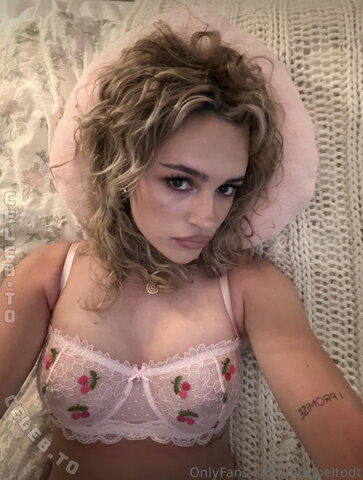 Maribel Sancia Todt nude photo 10
