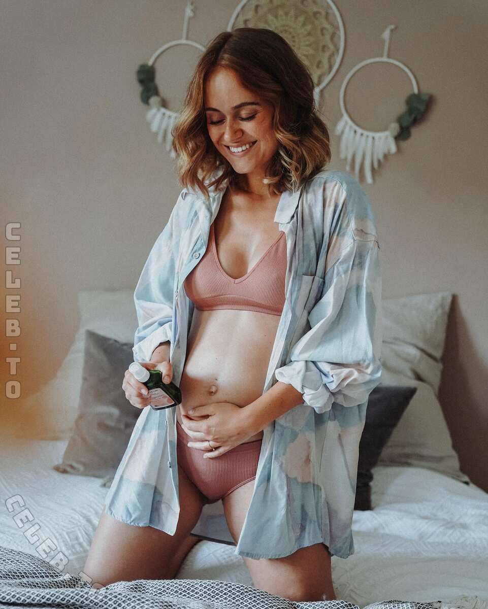 Marie Johnson nude photo 2