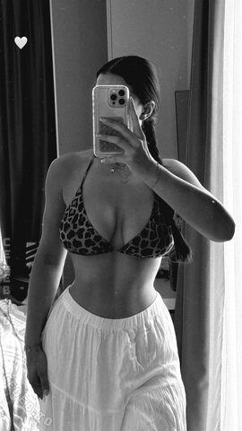 Marie Katharina New (5 photos)