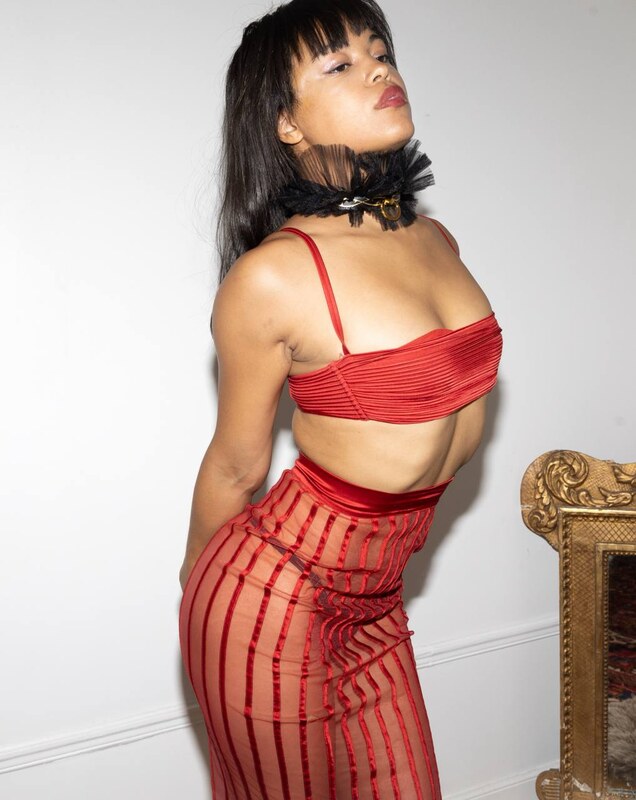 Marie Sauvage nude photo 4