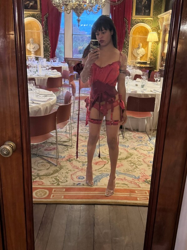 Marie Sauvage nude photo 10