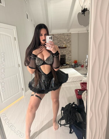 Marie Temara nude photo 5