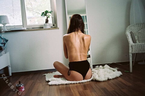 Marie Zoé nude photo 15