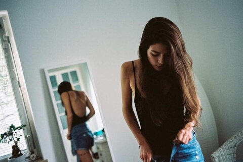 Marie Zoé nude photo 13