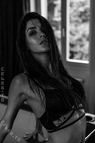 Marie Zoé nude photo 3