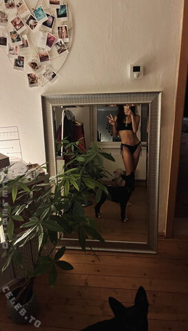 Marie Zoé – From the story of 5.8. #mirrorphoto