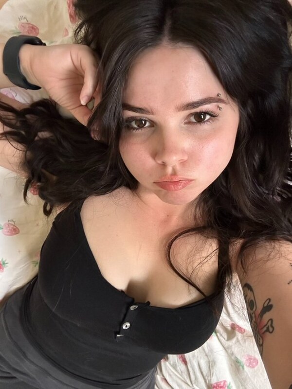 Marie nude photo 2