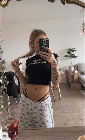 mariela_ella nude photo 11