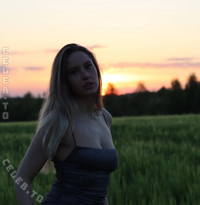Mariella Mischke nude photo 2