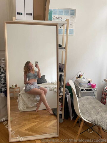 marieloves2cuddle nude photo 14