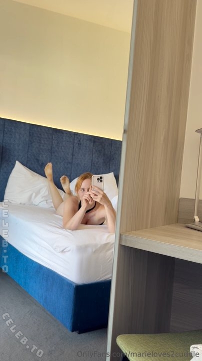 marieloves2cuddle nude photo 1