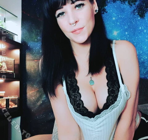 MarieSaint nude photo 13