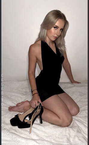 Mariesteins nude photo 12