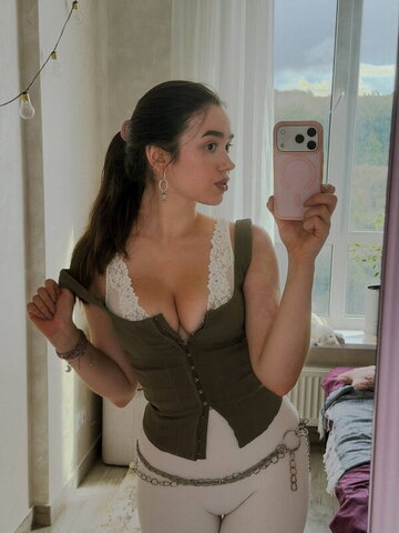 Mariia nude photo 6