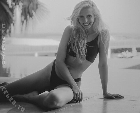 Marijke Smittenaar nude photo 10