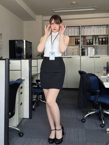 Marina Amatsu nude photo 9