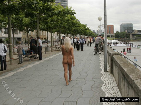 Marinka nude photo 45