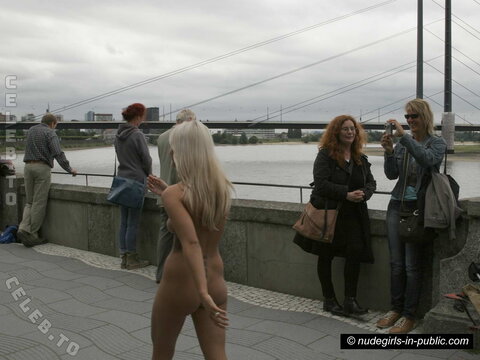 Marinka – Nude in Public - Düsseldorf