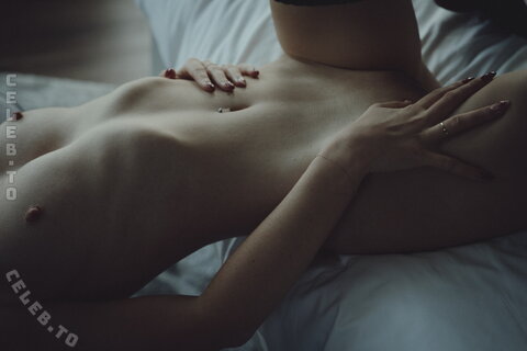 mariouge nude photo 15
