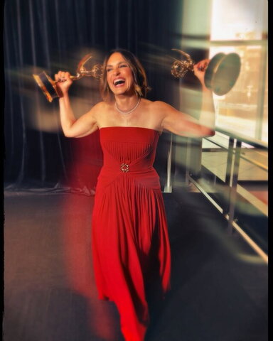 Mariska Hargitay Sexy (1 photo)