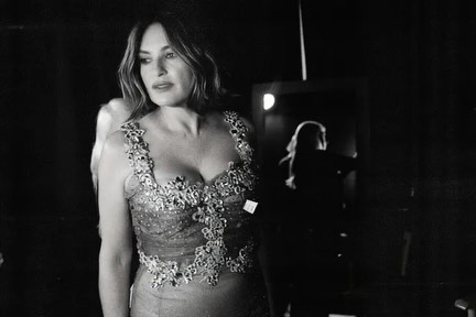Mariska Hargitay nude photo 5