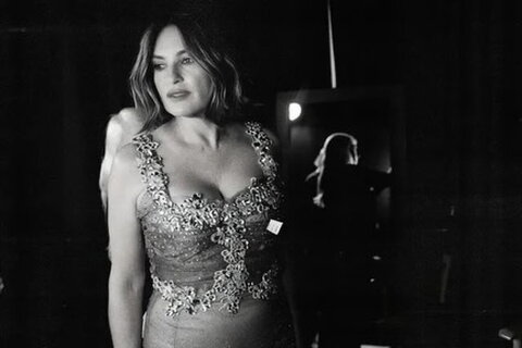 Mariska Hargitay nude photo 7