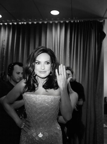 Mariska Hargitay nude photo 5