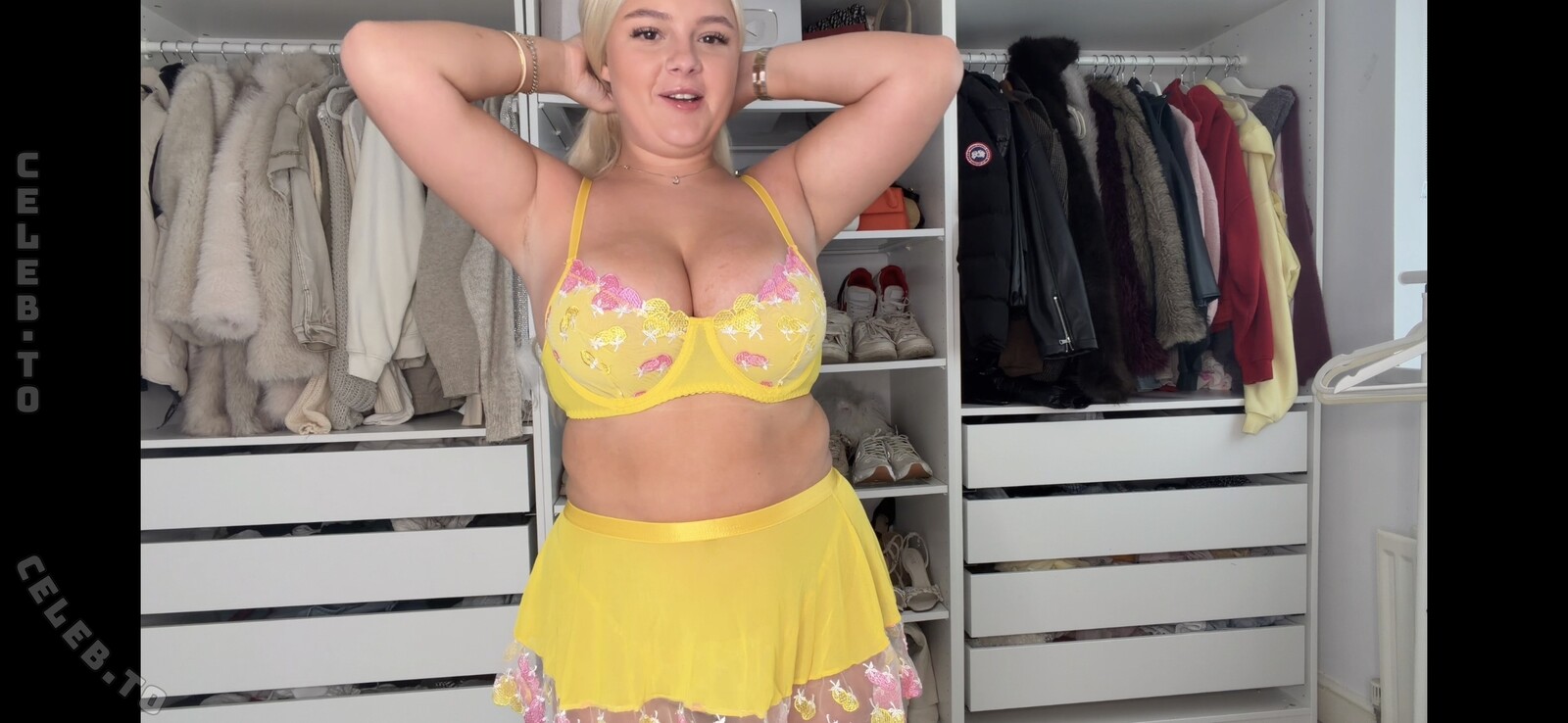 Marsdenit nude photo 2