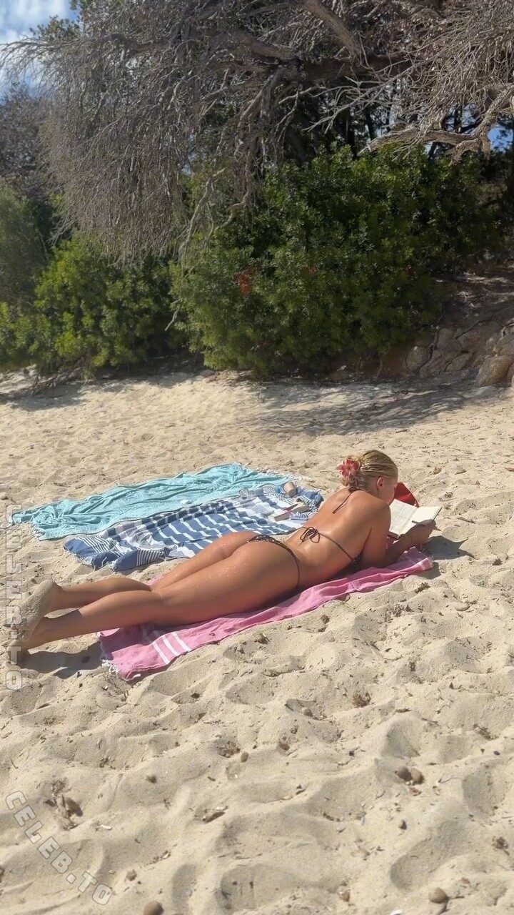 marta.kc nude photo 2