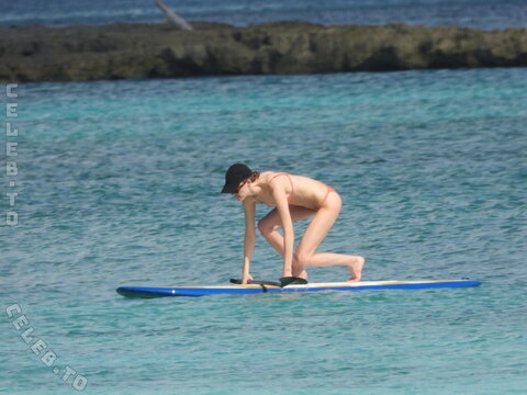 Martha Hunt nude photo 103