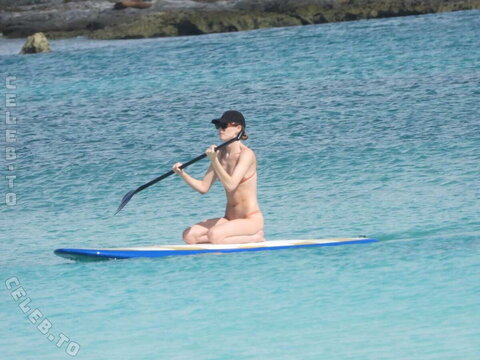 Martha Hunt nude photo 105