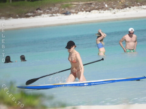 Martha Hunt nude photo 111