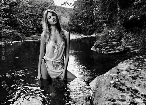 Martha Hunt nude photo 127