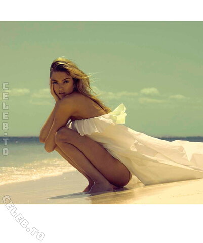 Martha Hunt nude photo 164