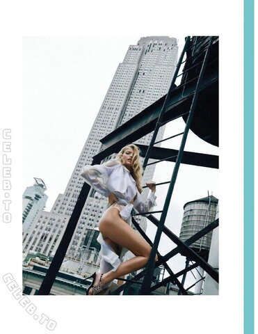 Martha Hunt photo 3