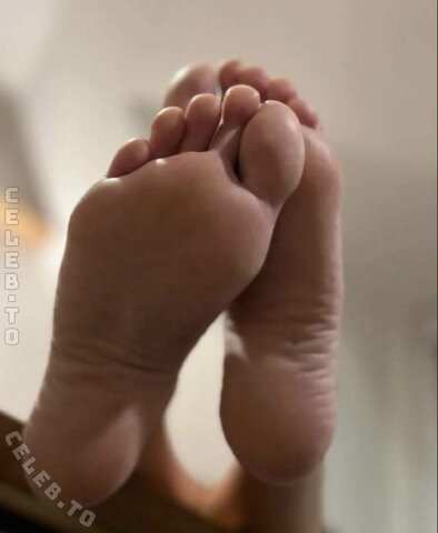 Martina Reuter – This picture of her pretty soles was probably once on her OF