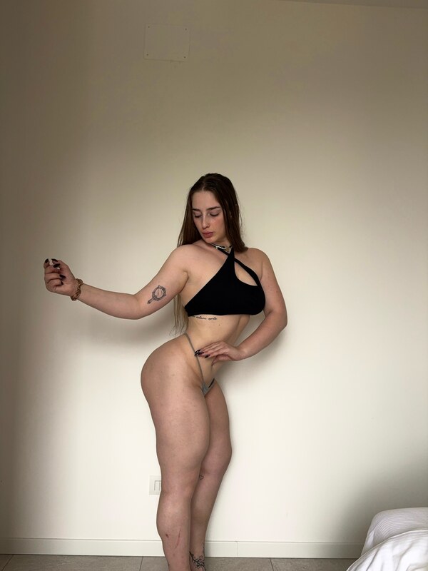 Martina Vigano nude photo 14