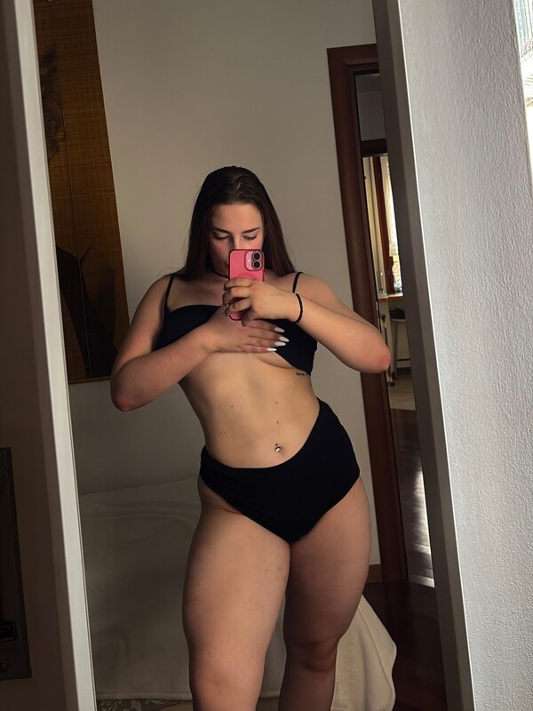 Martina Vigano nude photo 28