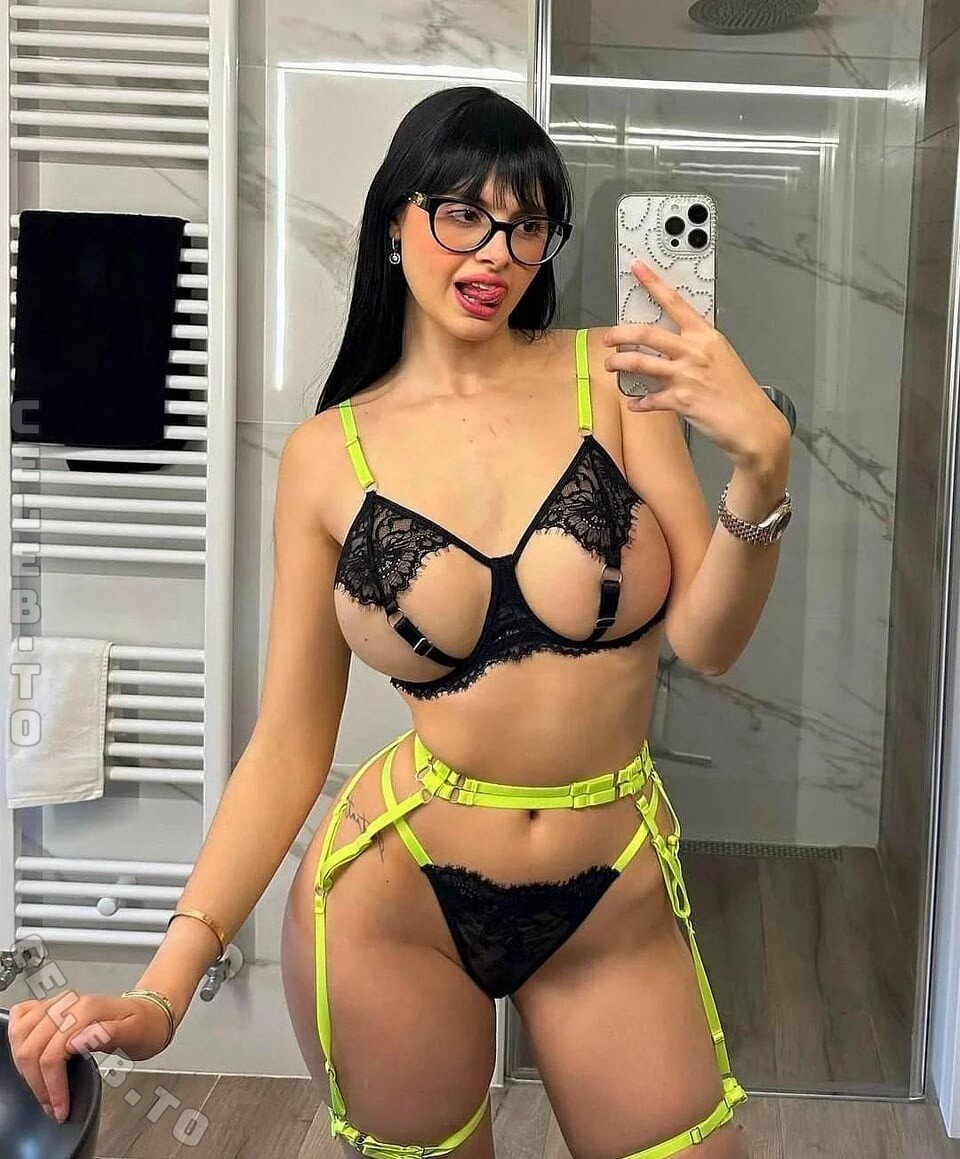 Martina Vismara nude photo 11