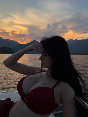 Martina Vismara nude photo 24
